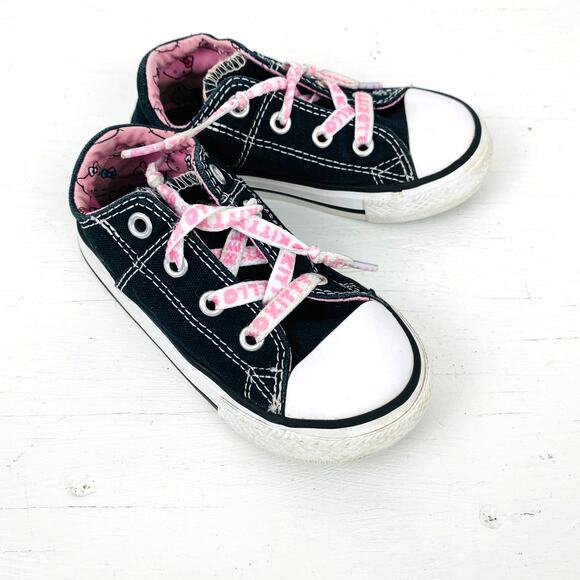 Converse x Hello Kitty Sneakers Infant Girls Size 7 - Picture 1 of 12